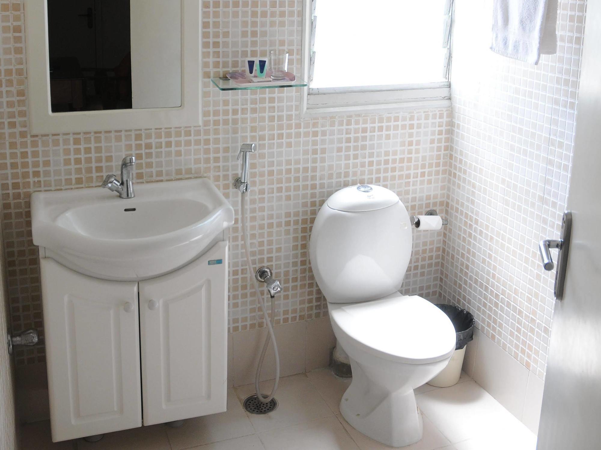 Executive Comfort Alwarpet Chennai Exterior foto